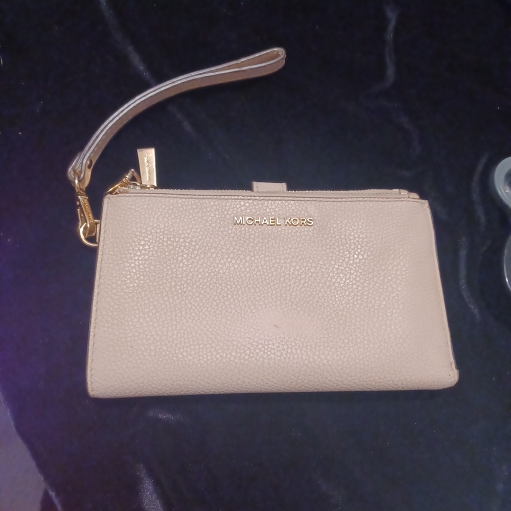 Michael Kors  beige denying pabble leather wristlet, wallet,clatch